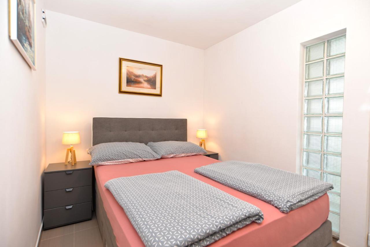 פרוי Apartments Volf 1405 מראה חיצוני תמונה